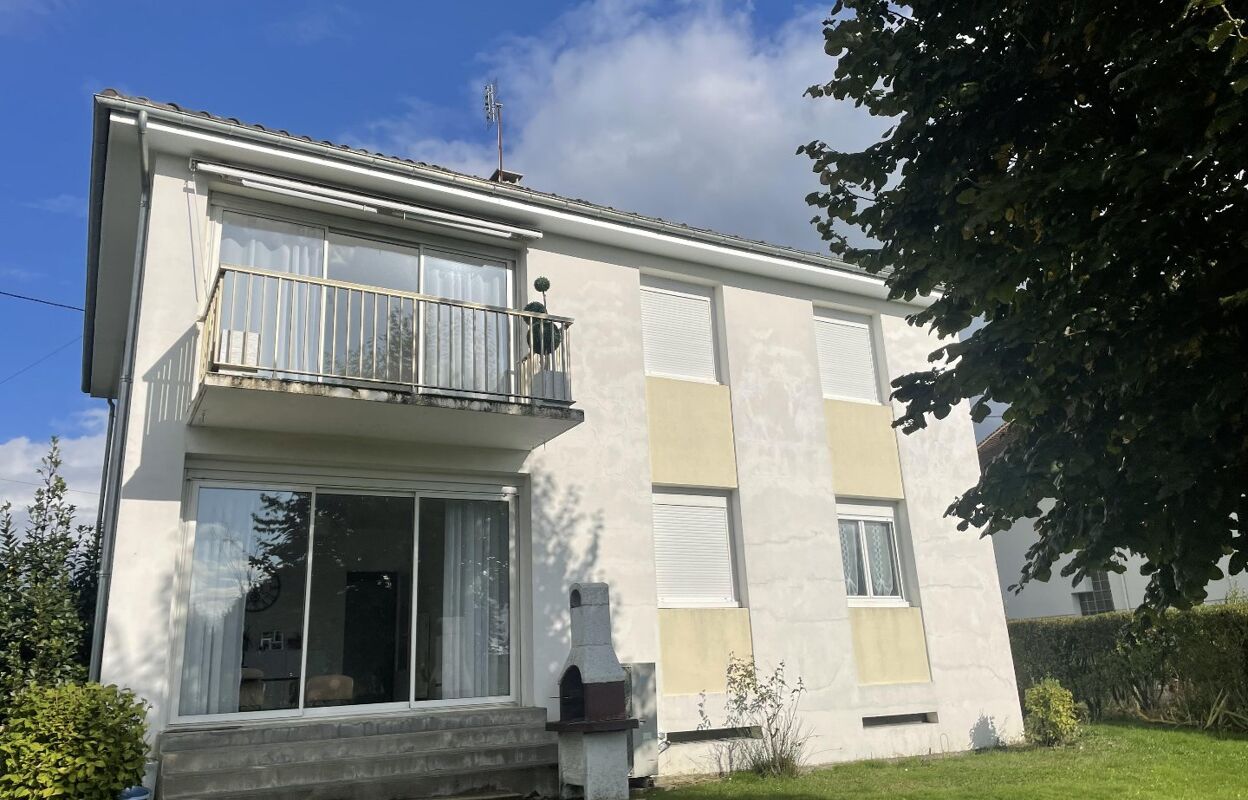 maison 6 pièces 145 m2 à vendre à Saint-Yrieix-la-Perche (87500)