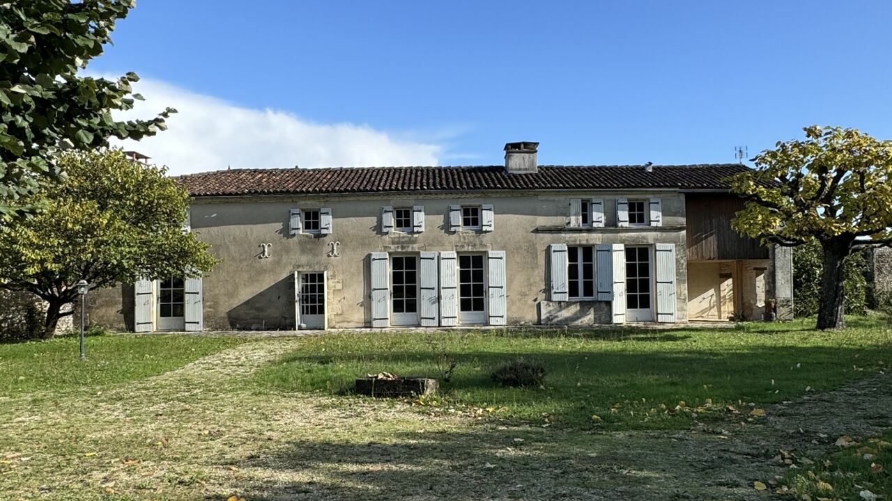 maison 9 pièces 242 m2 à vendre à Brizambourg (17770)