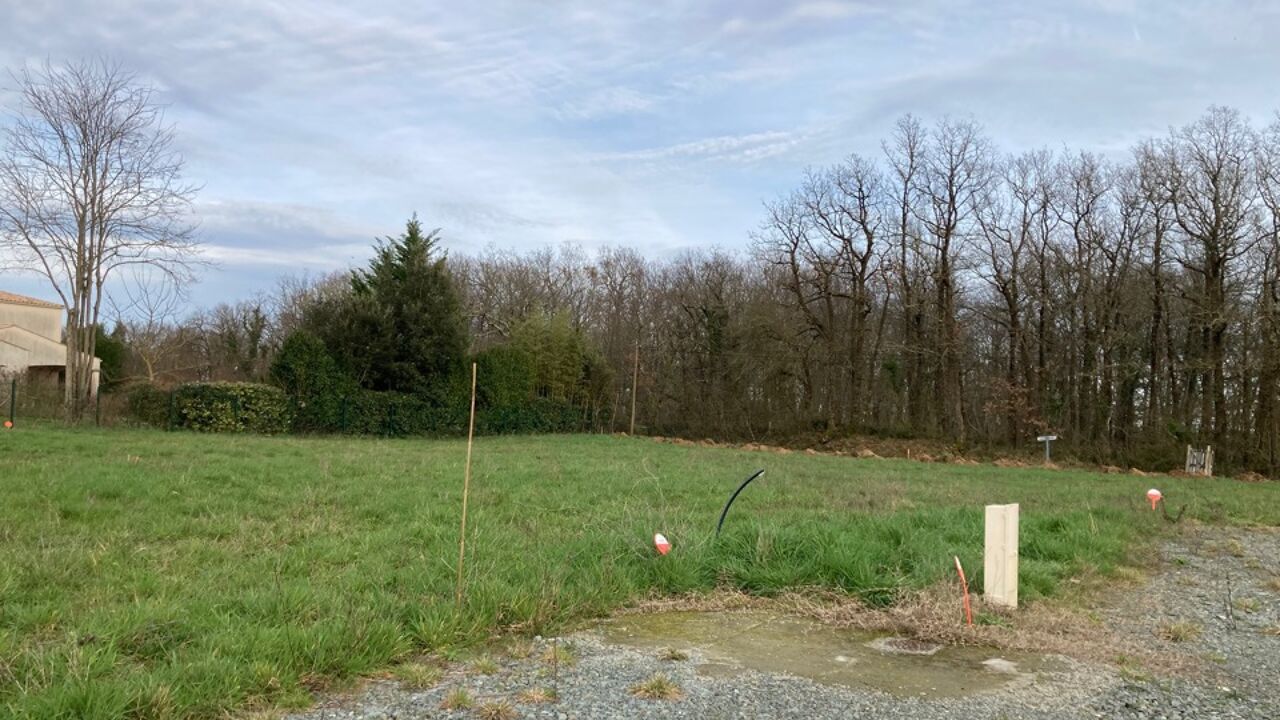 terrain  pièces 776 m2 à vendre à Taillebourg (17350)