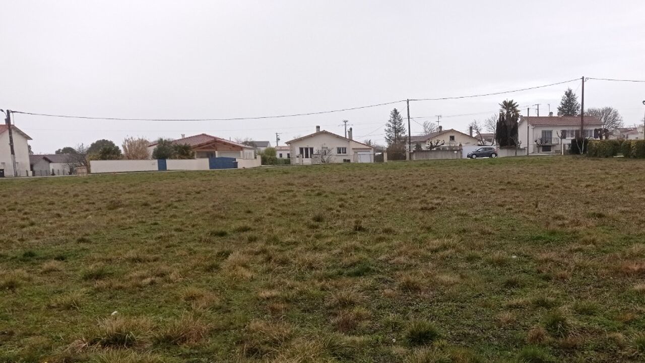 terrain  pièces 327 m2 à vendre à Semussac (17120)