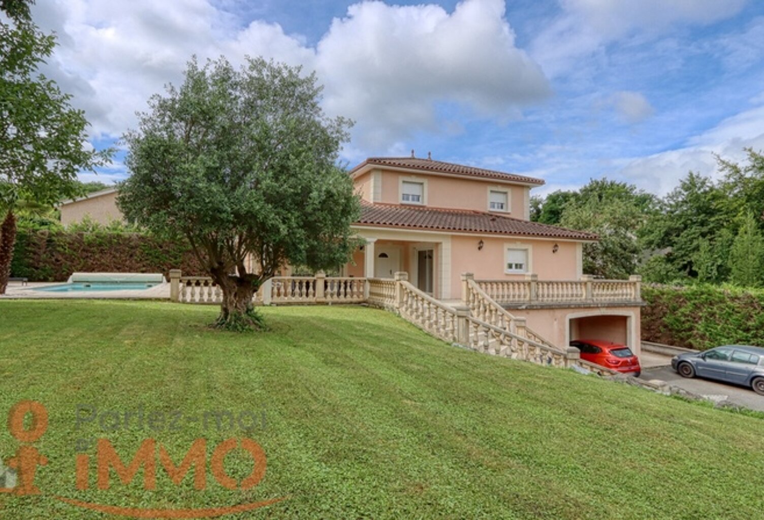 Villa — photo 1