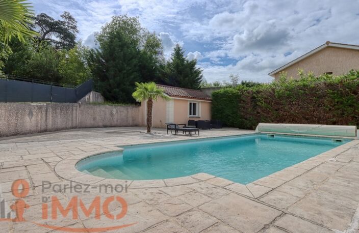 Villa — photo 2
