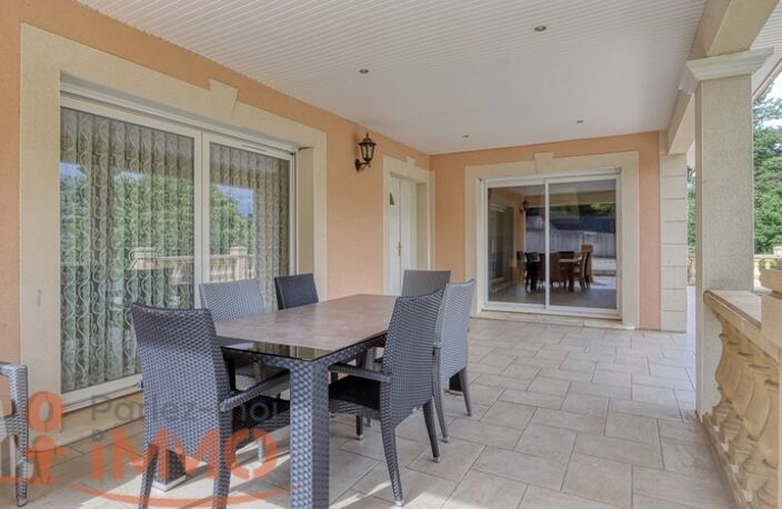 Villa — photo 5