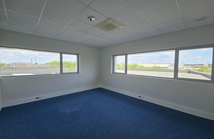 Location bureau  164 m² à Saint-Pierre-des-Corps (37700) — photo 2
