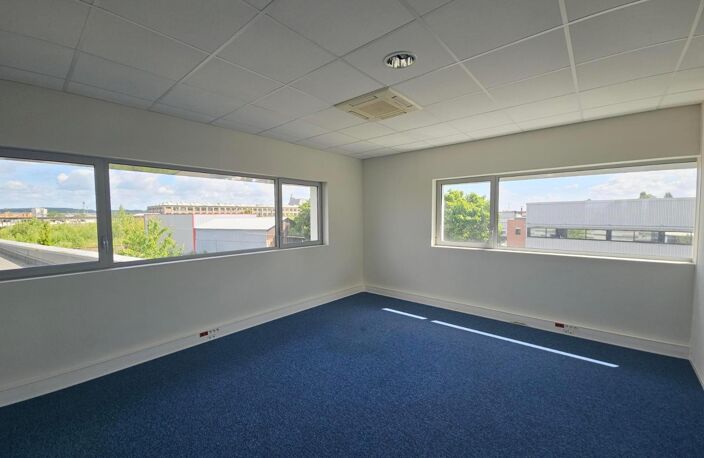 Location bureau  164 m² à Saint-Pierre-des-Corps (37700) — photo 3