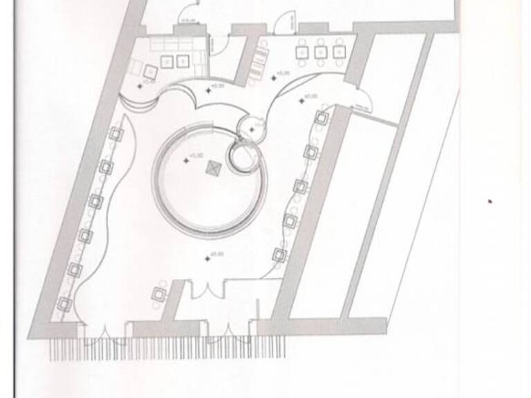 CANNES CARRE D'OR LOCAL COMMERCIAL DE 144M² AVEC TERRASSE — photo 1