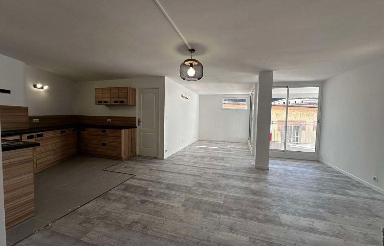 appartement 3 pièces 115 m2 à louer à Vals-les-Bains (07600)