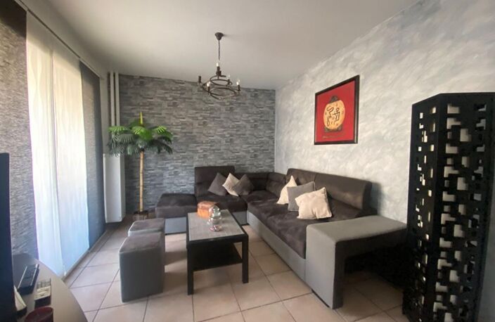 TOULON SECTEUR LA RODE PROCHE DES PLAGES DU MOURILLON APPARTEMENT DE TYPE 5 DE 103 M2 + TERRASSE 16.80M2 ET BALCON 6.60M2 +CAVE AU SOUS SOL — photo 2