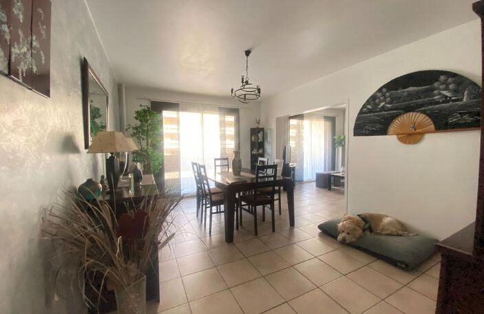 TOULON SECTEUR LA RODE PROCHE DES PLAGES DU MOURILLON APPARTEMENT DE TYPE 5 DE 103 M2 + TERRASSE 16.80M2 ET BALCON 6.60M2 +CAVE AU SOUS SOL — photo 3