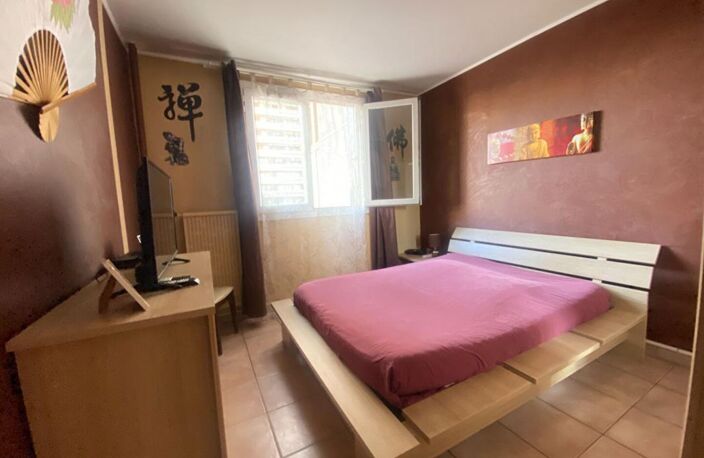 TOULON SECTEUR LA RODE PROCHE DES PLAGES DU MOURILLON APPARTEMENT DE TYPE 5 DE 103 M2 + TERRASSE 16.80M2 ET BALCON 6.60M2 +CAVE AU SOUS SOL — photo 5