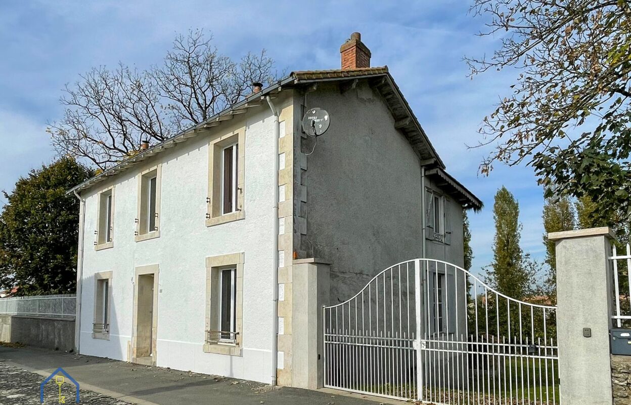 maison 6 pièces 145 m2 à vendre à Chantonnay (85110)