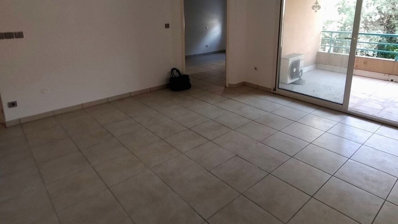 appartement 2 pièces 40 m2 à vendre à Saint-Raphaël (83530)