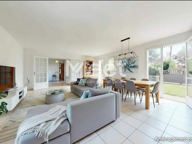 PLAISIR - QUARTIER LES MAISONS DU BOIS - Belle demeure de 174m2 habitables (247m2 utiles) sur parcelle de 809m2 — photo du bien