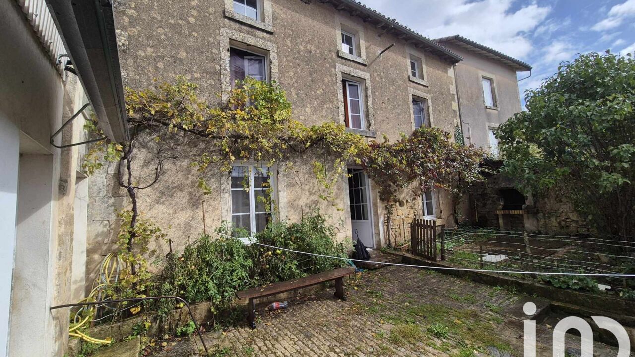 maison 7 pièces 204 m2 à vendre à La Mothe-Saint-Héray (79800)