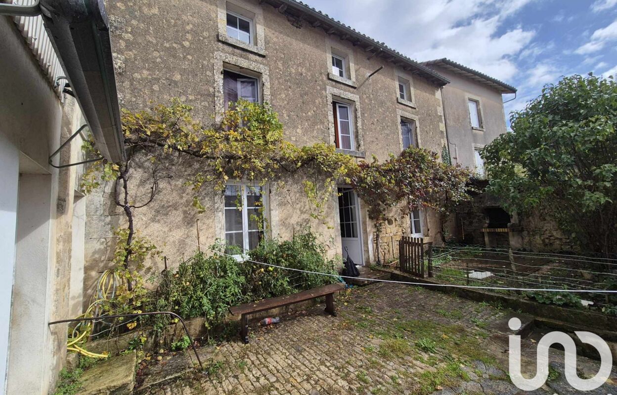 maison 7 pièces 204 m2 à vendre à La Mothe-Saint-Héray (79800)