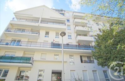 location appartement 1 300 € CC /mois à proximité de Combs-la-Ville (77380)