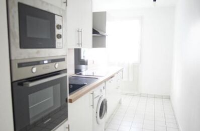 location appartement 1 150 € CC /mois à proximité de Champs-sur-Marne (77420)