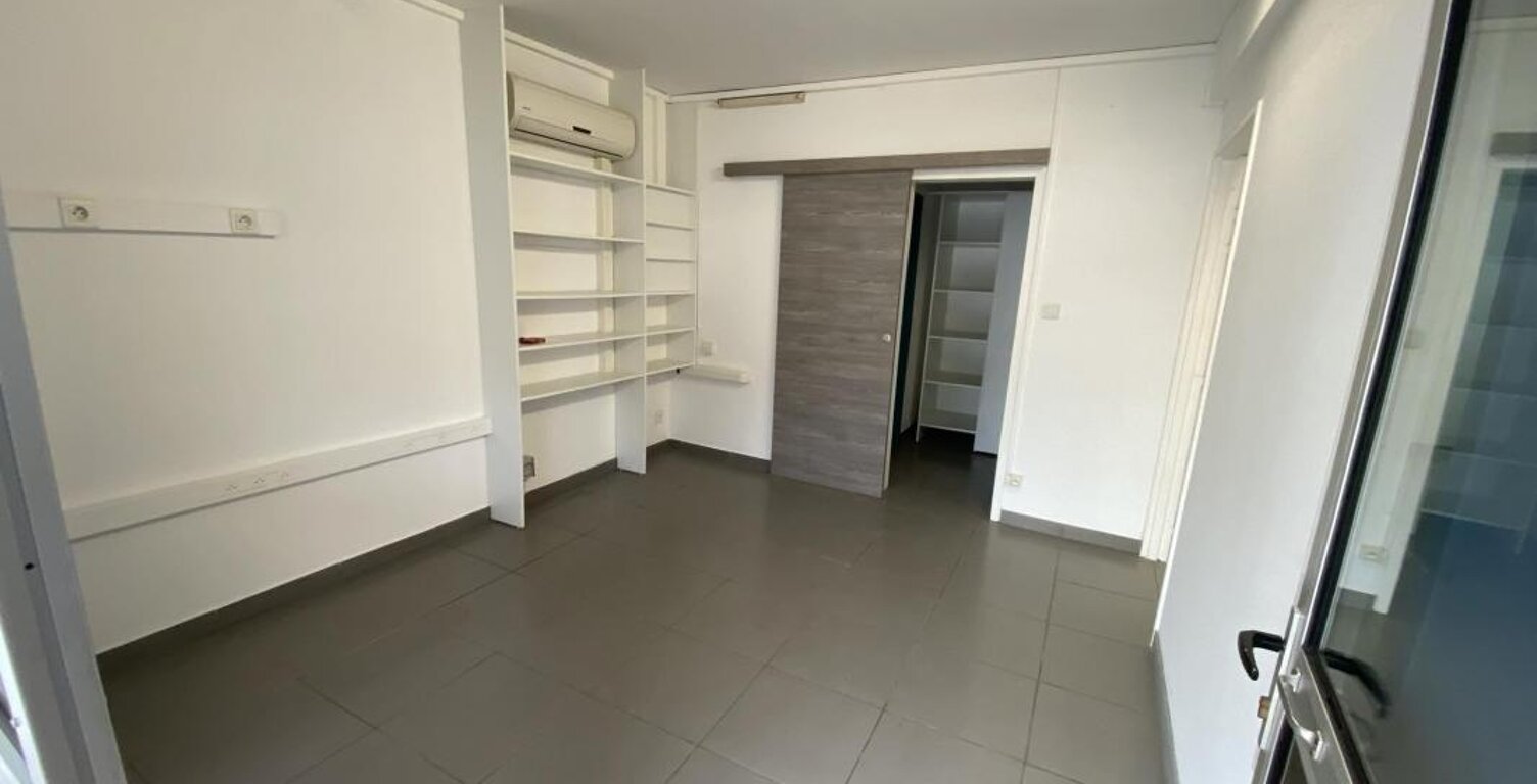 FABIEN TEKA IMMO LOUE LOCAL DE 44M² SAINT DENIS CENTRE VILLE , ILE DE LA REUNION — photo 1