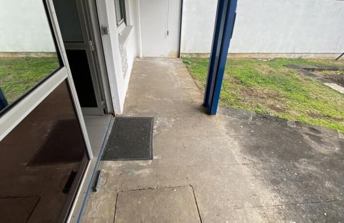 FABIEN TEKA IMMO LOUE LOCAL DE 44M² SAINT DENIS CENTRE VILLE , ILE DE LA REUNION — photo 4