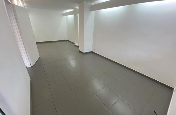 FABIEN TEKA IMMO LOUE LOCAL DE 44M² SAINT DENIS CENTRE VILLE , ILE DE LA REUNION — photo 5