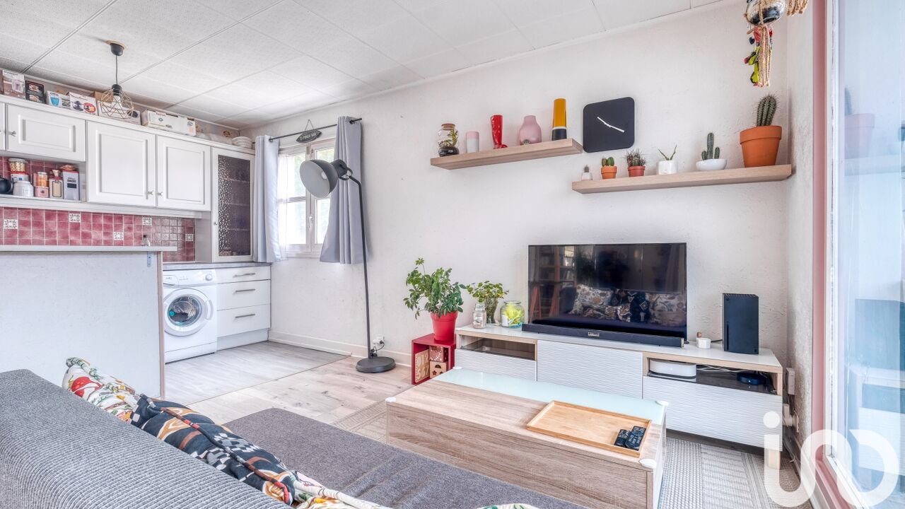 appartement 2 pièces 54 m2 à vendre à Champs-sur-Marne (77420)