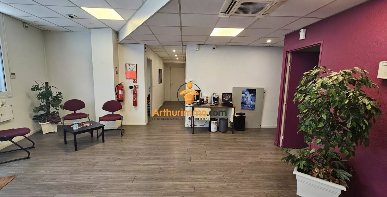 À VENDRE : Espace coworking pret à l'emploi en excelent état, idéalement situé au cœur de Tarbes avec parking — photo 1