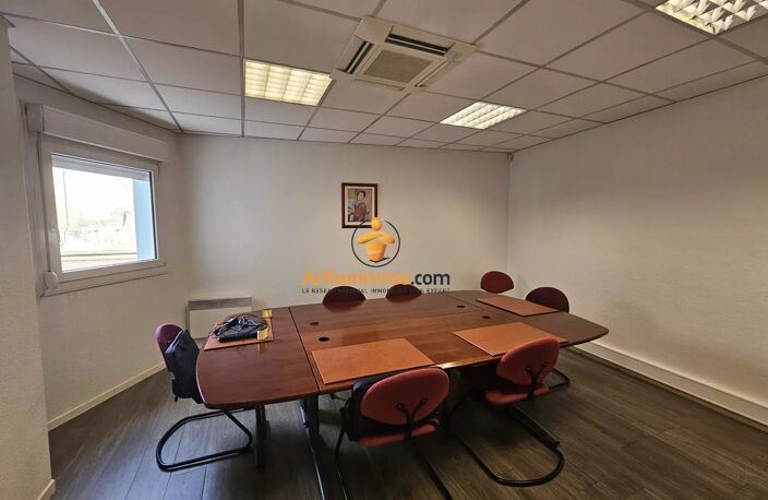 À VENDRE : Espace coworking pret à l'emploi en excelent état, idéalement situé au cœur de Tarbes avec parking — photo 4