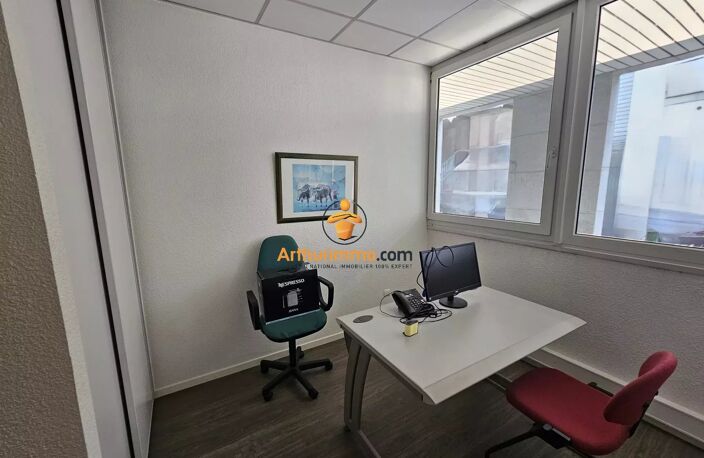 À VENDRE : Espace coworking pret à l'emploi en excelent état, idéalement situé au cœur de Tarbes avec parking — photo 5