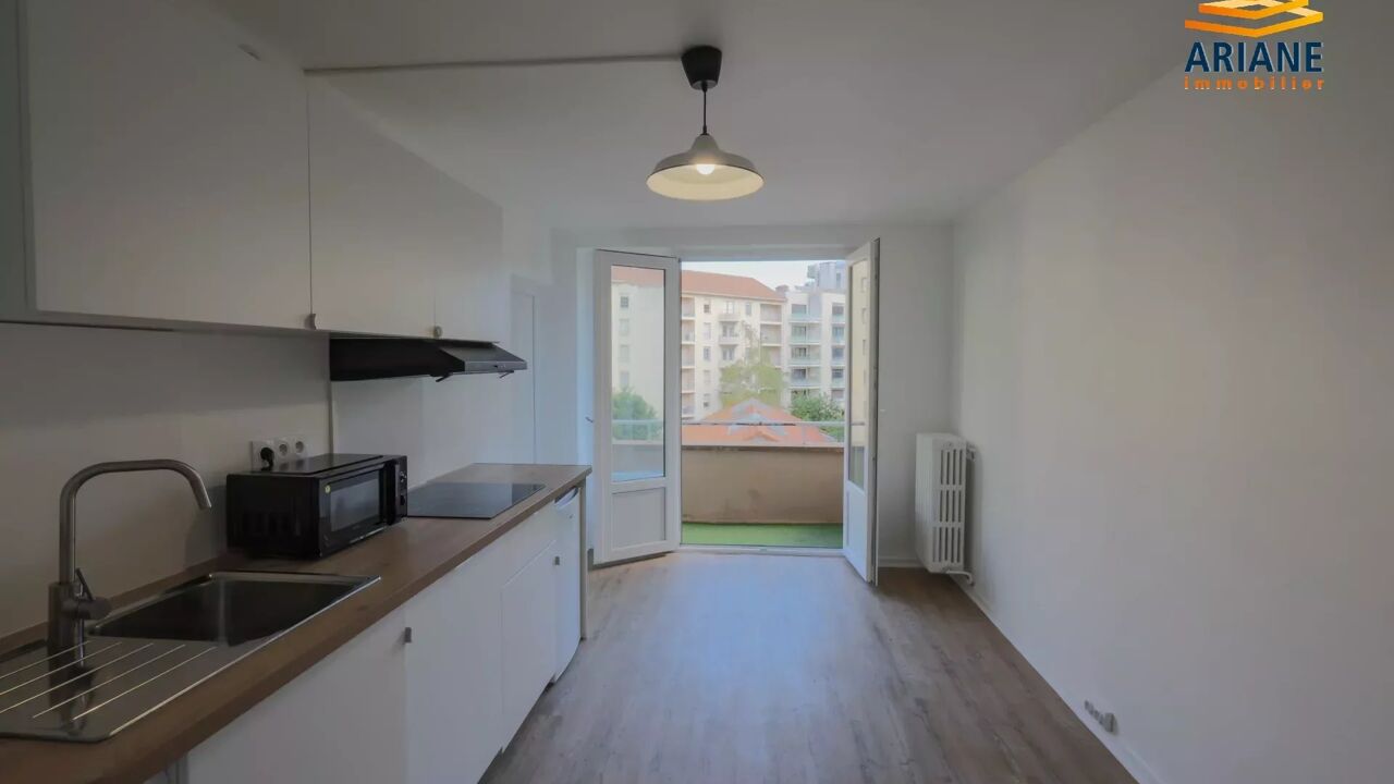 appartement 4 pièces 53 m2 à vendre à Lyon 7 (69007)