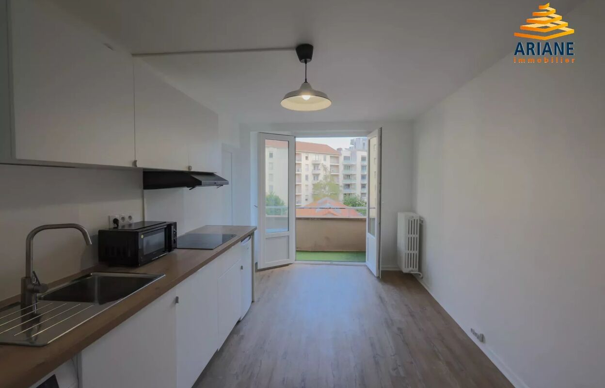 appartement 4 pièces 53 m2 à vendre à Lyon 7 (69007)