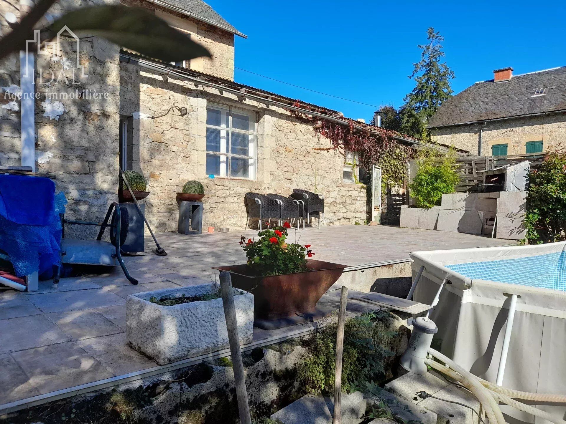 Ensemble immobilier avec terrain de 670 m²