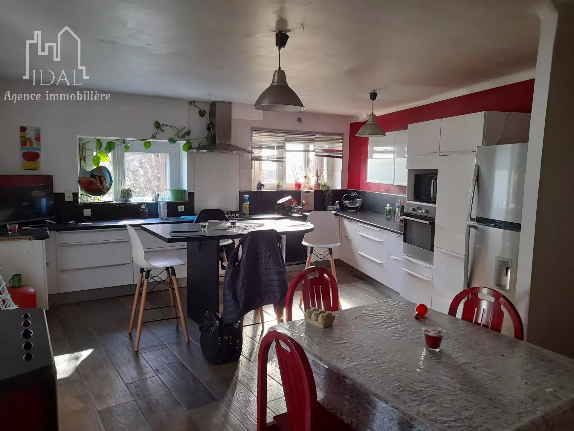 Photo Ensemble immobilier avec terrain de 670 m² image 2/4