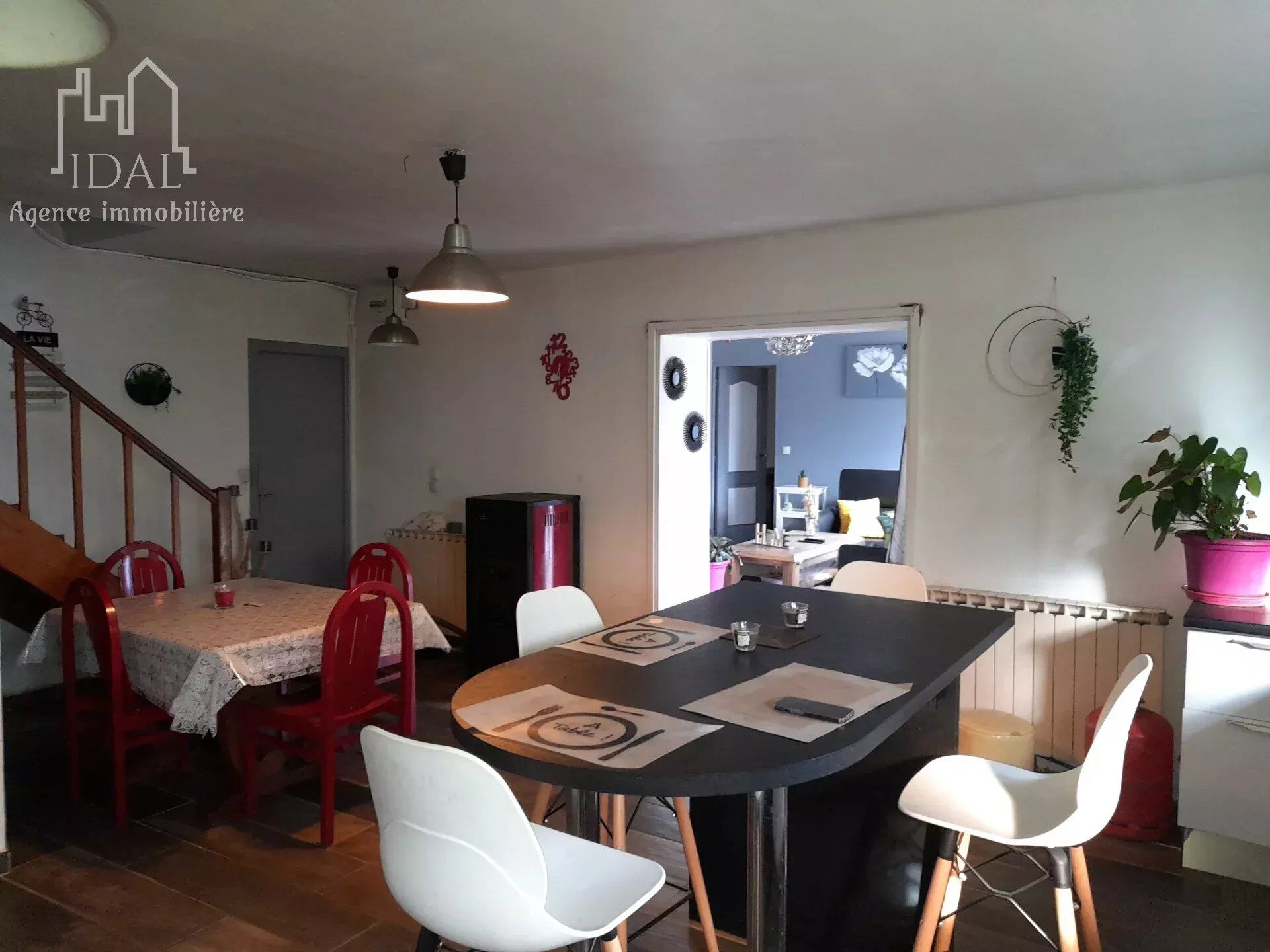 Photo Ensemble immobilier avec terrain de 670 m² image 3/4