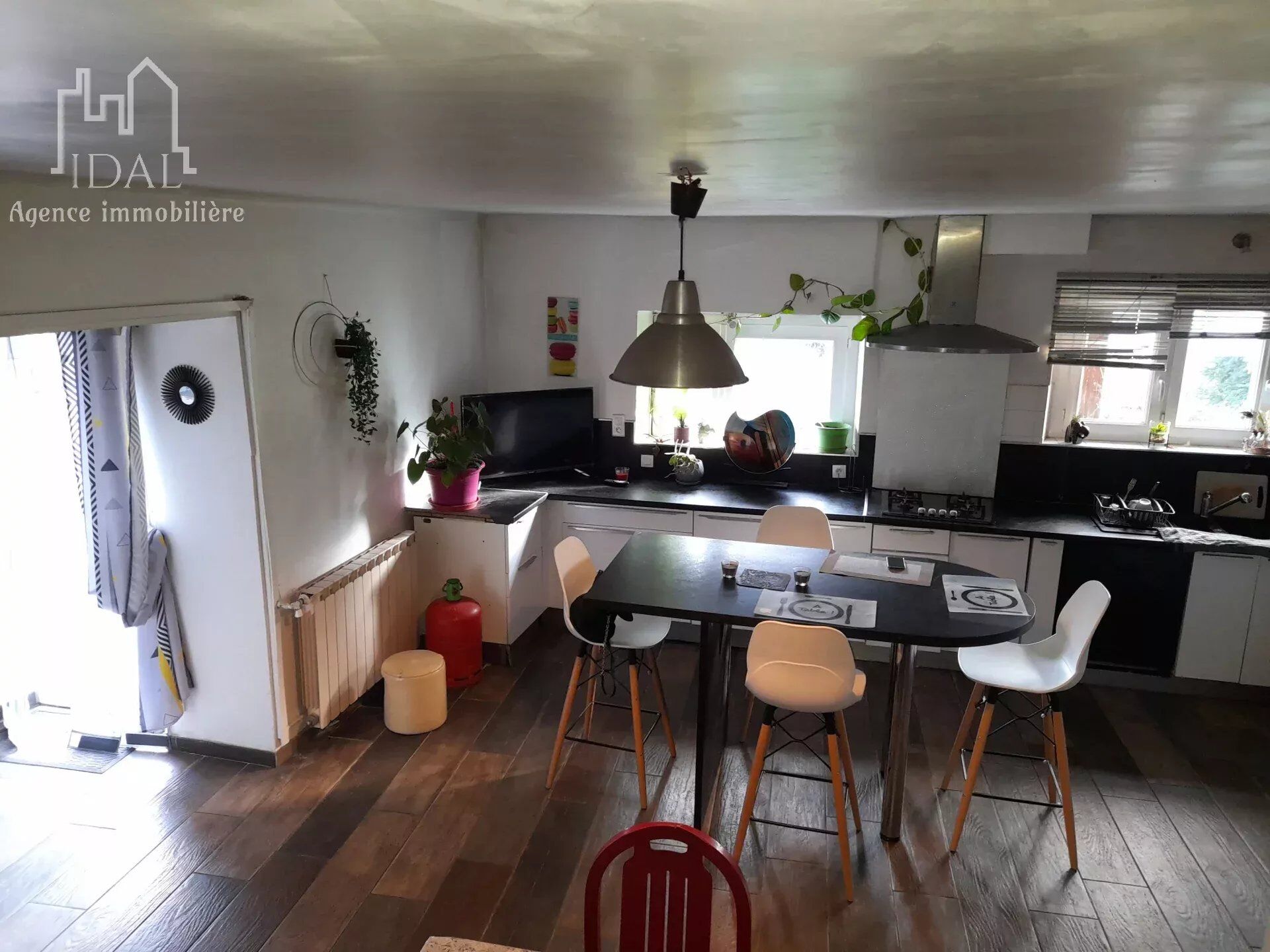 Photo Ensemble immobilier avec terrain de 670 m² image 4/4