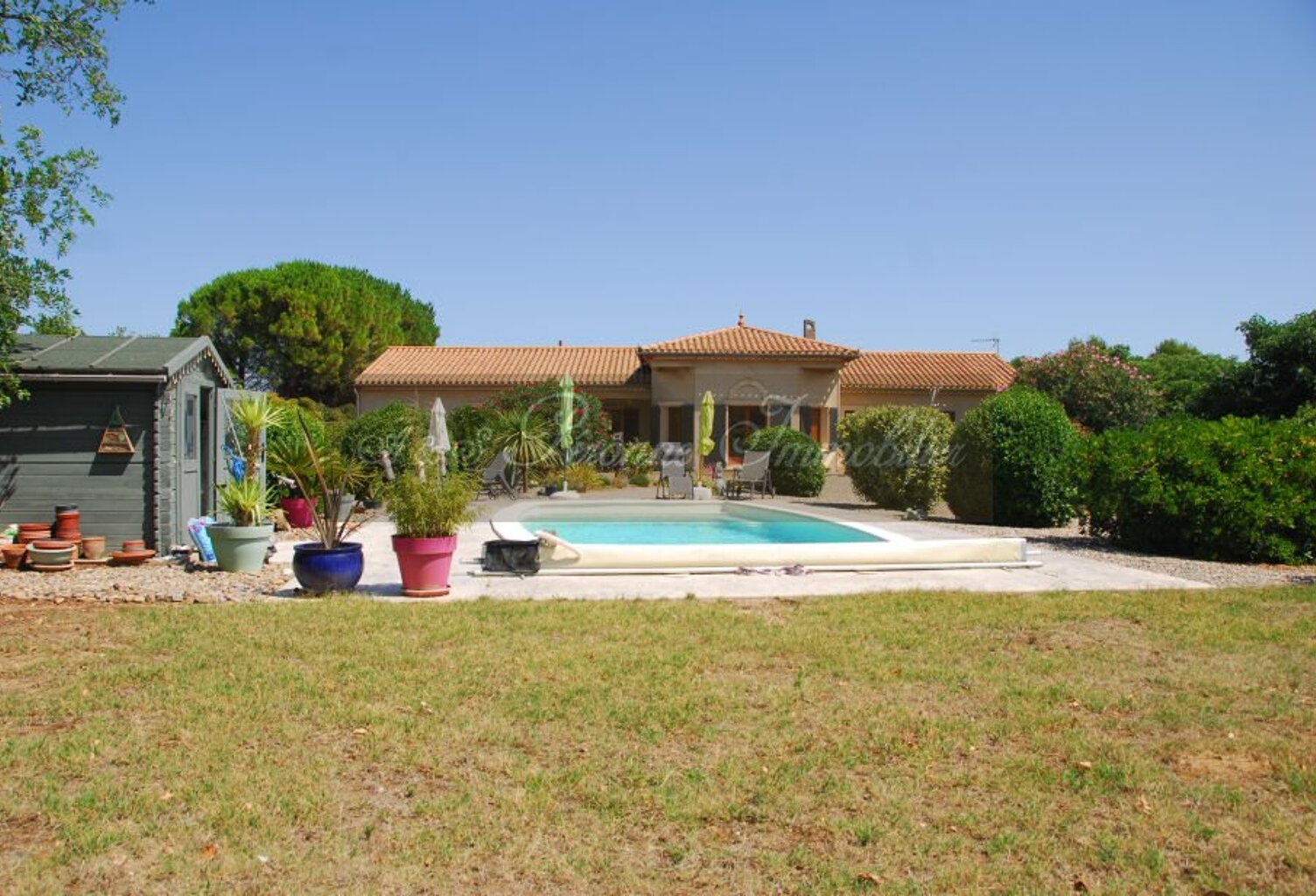 Villa — photo 1