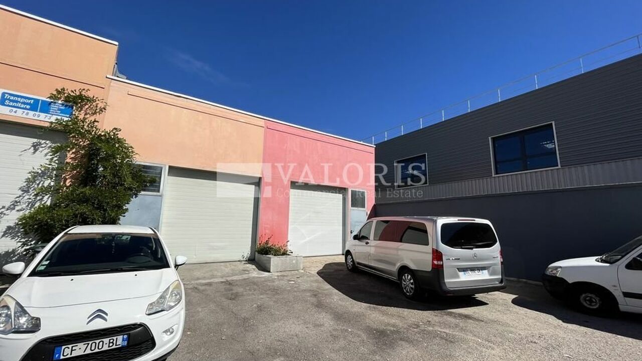 commerce  pièces 120 m2 à louer à Vénissieux (69200)