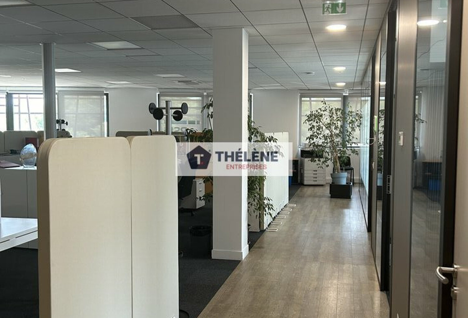 BUREAUX à LOUER — photo 1