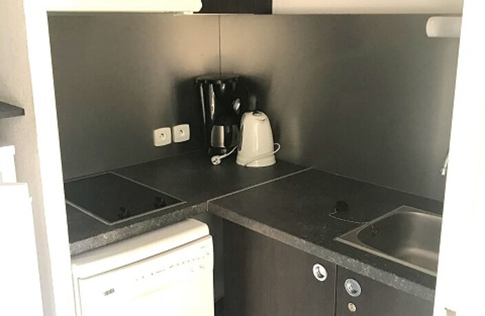 À La Londe-Les-Maures, appartement de 29.45m2 à vendre 80000€ — photo 3