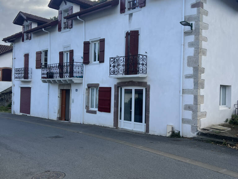 Loft mansardé de 160 m2 à découvrir à Saint-Étienne-de-Baïgorry. — photo 1