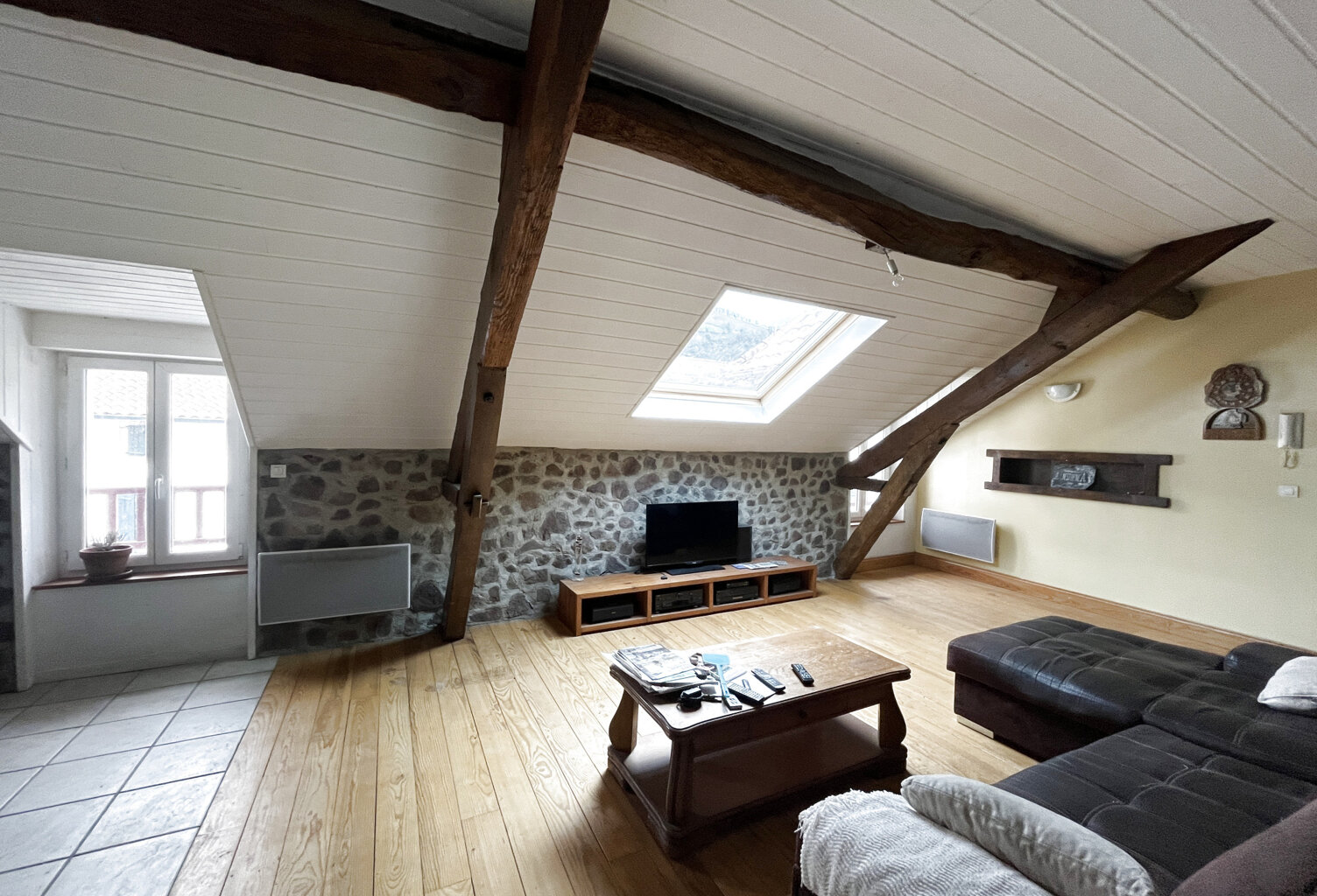 Loft mansardé de 160 m2 à découvrir à Saint-Étienne-de-Baïgorry. — photo 1