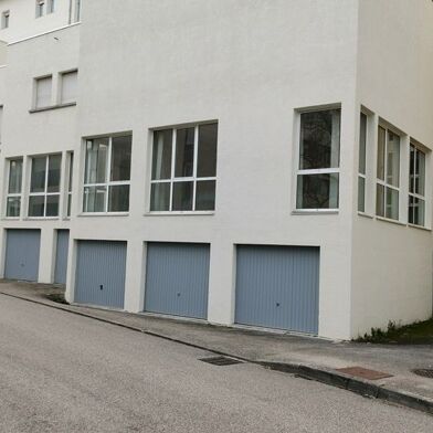 Commerce  110000 €