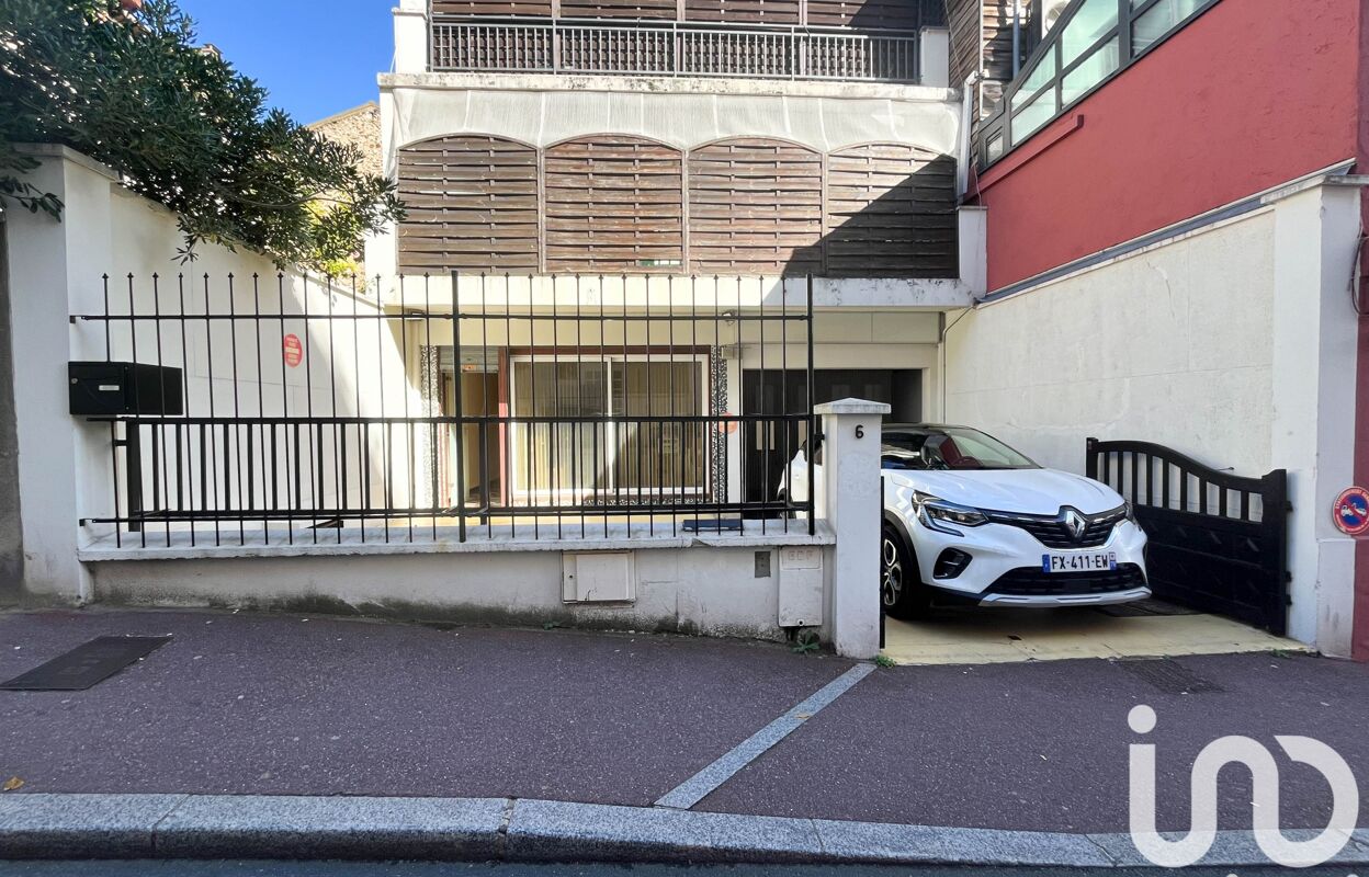 immeuble  pièces 270 m2 à vendre à Suresnes (92150)