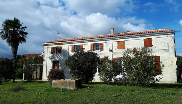 Villa / Maison 7 pièces  à louer Saintes 17100