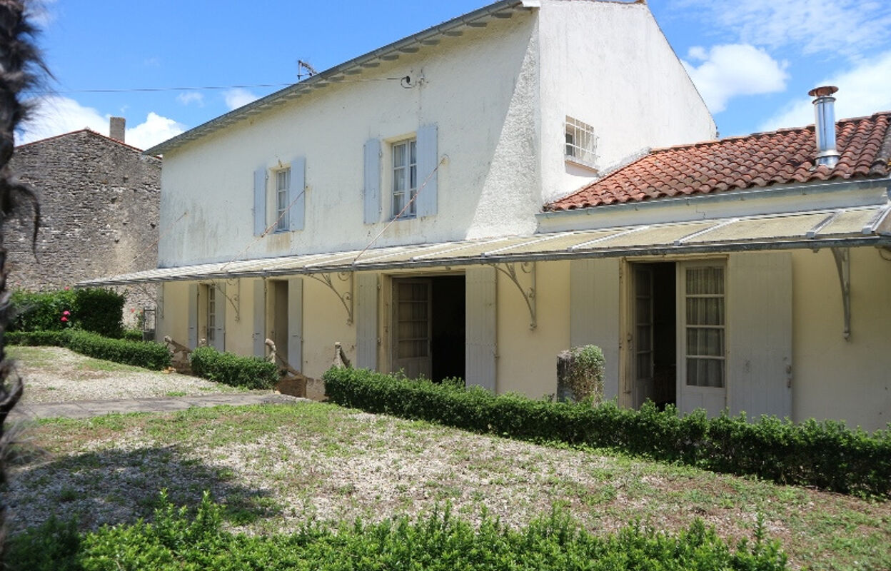 maison 8 pièces 160 m2 à vendre à Saint-Jean-d'Angély (17400)