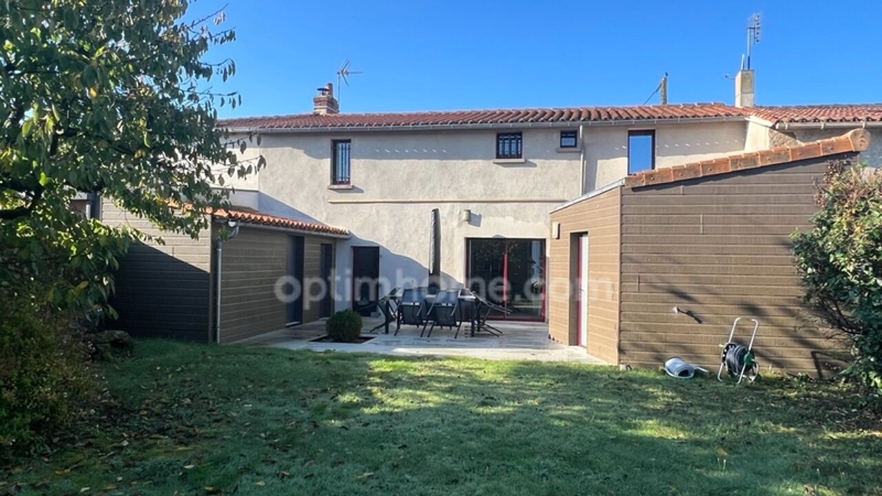 maison 6 pièces 122 m2 à vendre à Tiffauges (85130)