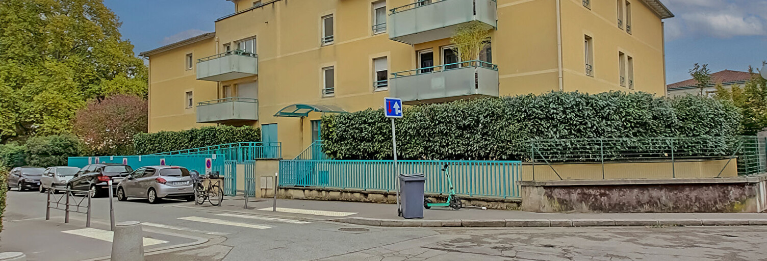 Garage   m² à vendre à Lyon 9 (69009)