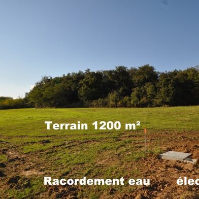 Terrain 1200 m²