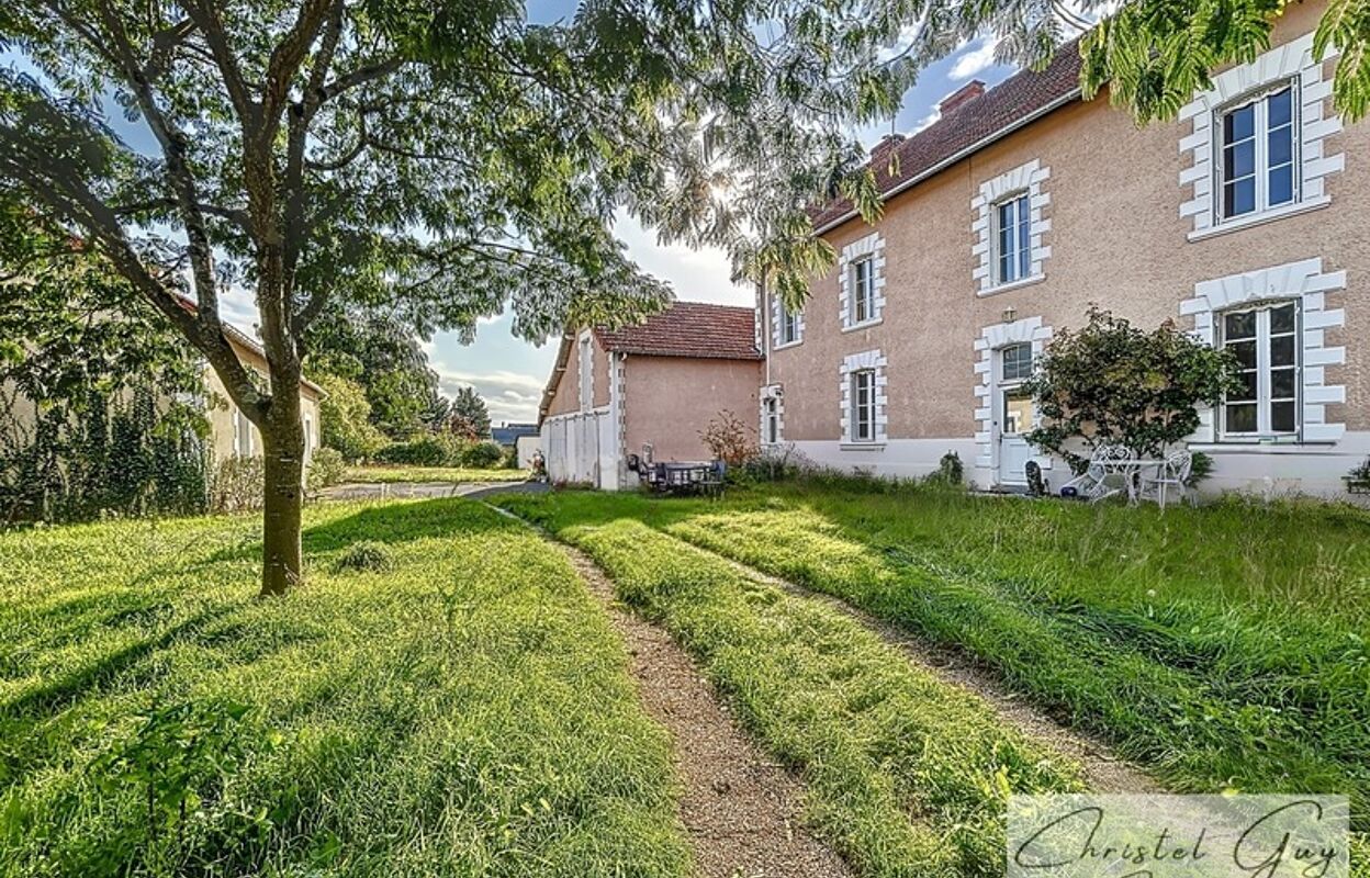 maison 7 pièces 224 m2 à vendre à Vaas (72500)