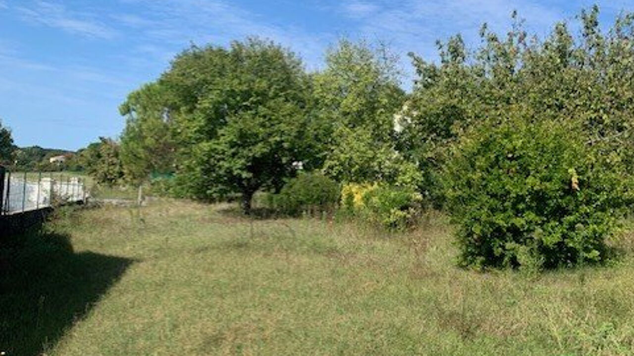 terrain  pièces 645 m2 à vendre à Saintes (17100)