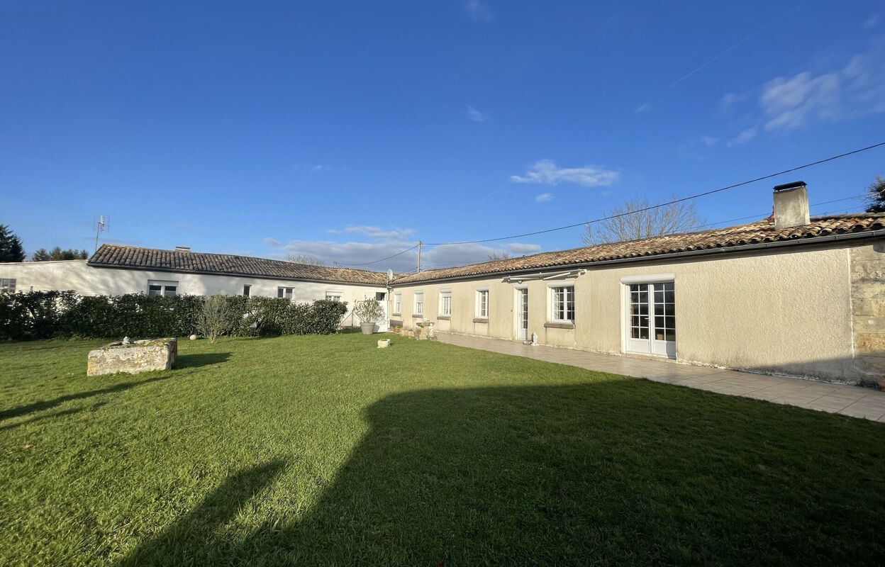 maison 10 pièces 251 m2 à vendre à Bois (17240)